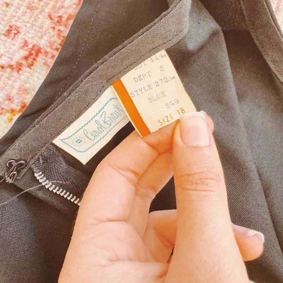 Carol Brent, Women’s Vintage 1970s Elegant Black Sleeveless Dress - Picture 3 of 4